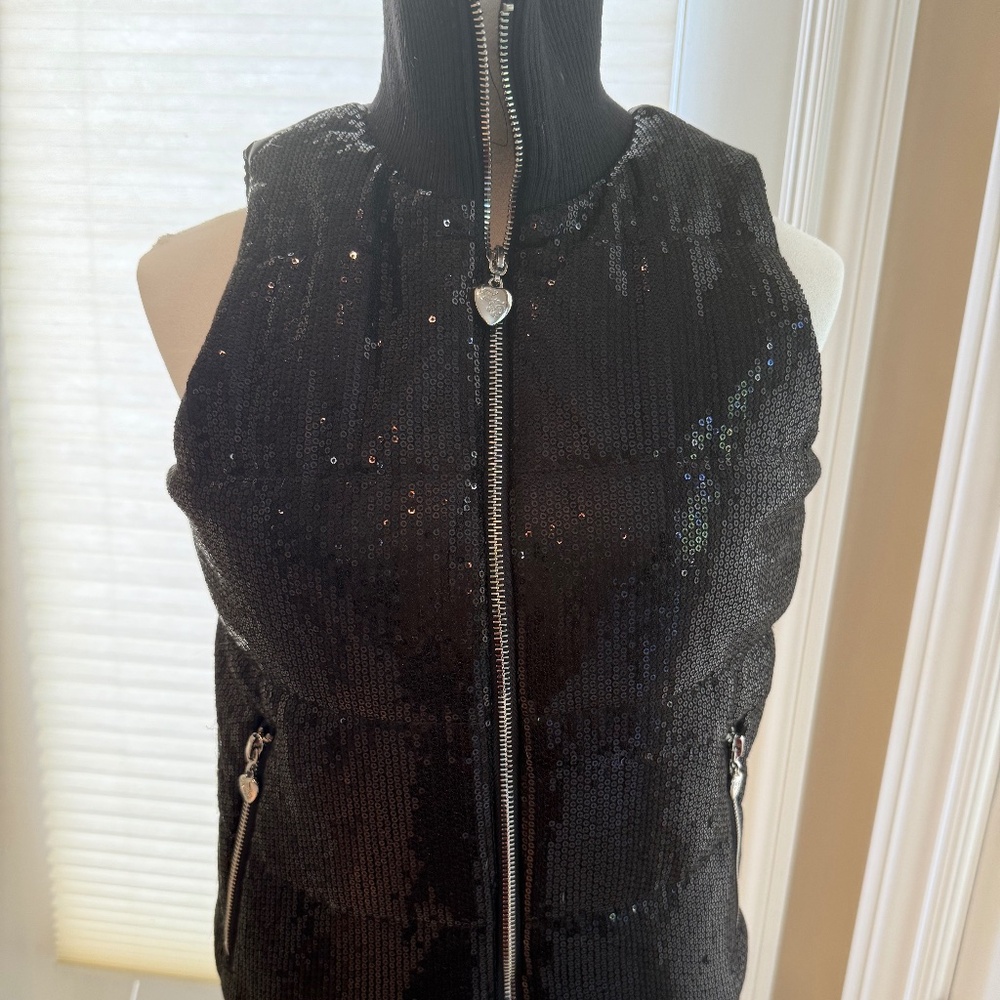 Black sequin twisted heart vest like new small